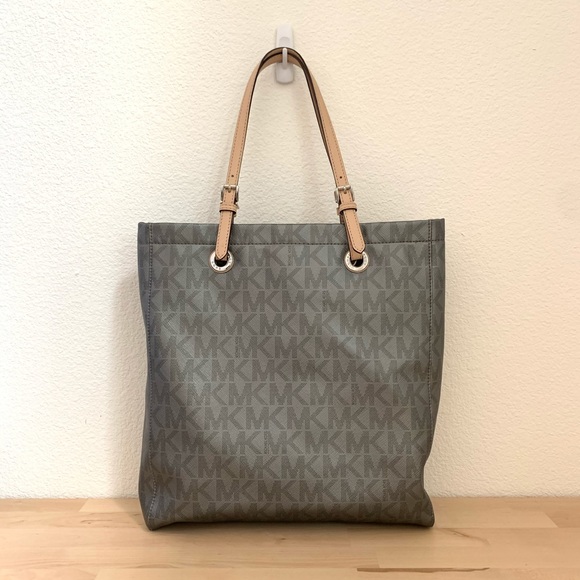 Authentic Michael Kors Tote Bag - Picture 2 of 11